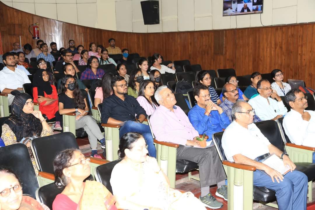 ritu_trivedi's tweet photo. Delivered a talk on empowerment of women through entrepreneurship development organised by NASI, NBRI&amp; @Biotech4India on S&amp;T based #Entrepreneurship development @csirnbrilko @Santosh_NASI @swachhbharat @WomenEntrepre16 @PrabodhTrivedi @Prahladseth @DeanScienceBHU https://t.co/yL50ZcA8xq