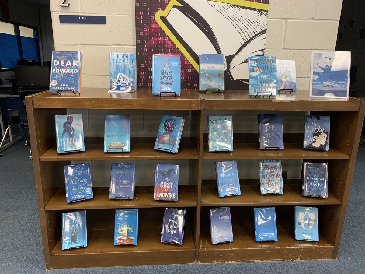 engwithhorsley's tweet photo. A visit with @RaiderReaders! #flatblueraider #number74 https://t.co/lFCODeCD7l