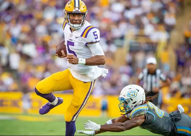 #LSU's Jayden Daniels is Top 5 in QBR rankings, No. 1 in the SEC: 

bit.ly/3Ley33J