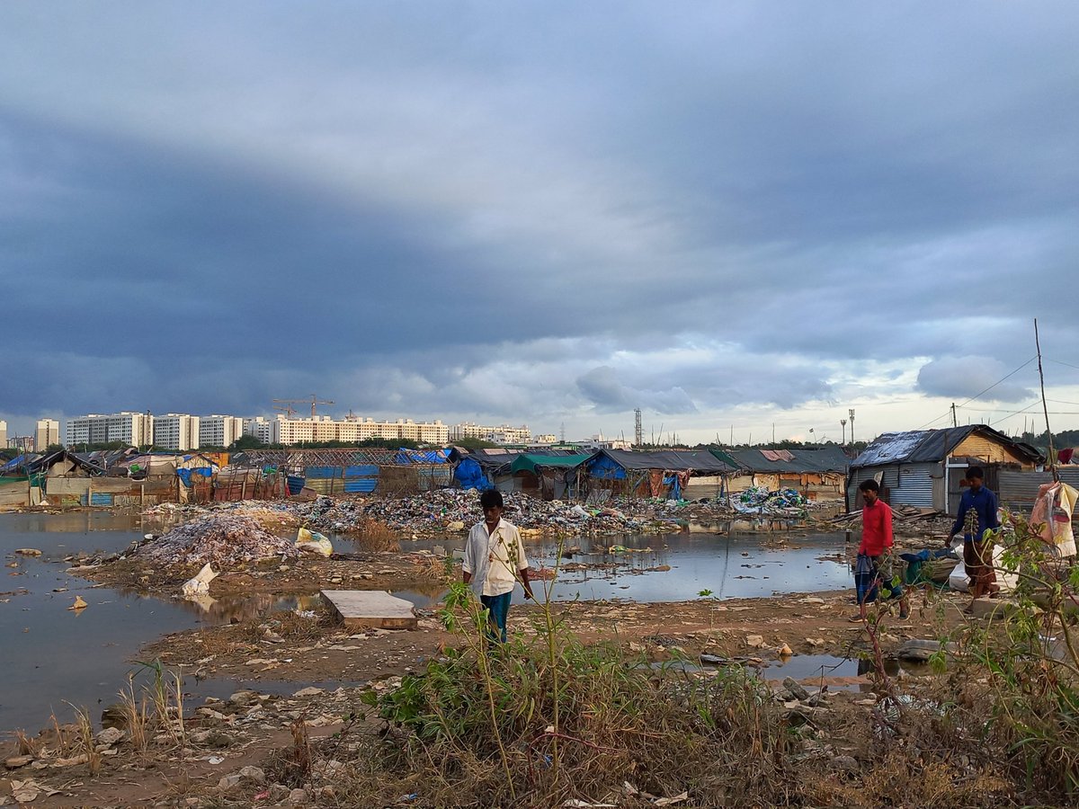 dh_sau's tweet photo. @bbmpcommr @BbmpEast must start the sanitization activity with immediate effect in Munnekholala area. Also arrange asha workers to visit all the houses of migrant workers slum.
#BangaloreRains #MigrantLivesMatter #CITU #IMFK https://t.co/AQXM4URXIk