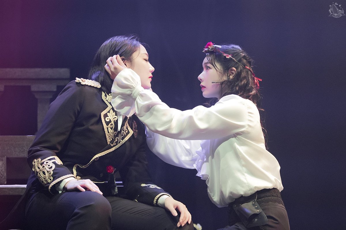 EtaasP's tweet photo. 220912 V 에버 애프터 

프란체스 #황한나
레미 #홍미금

[노래 중의 노래] https://t.co/FVXRpmLI8A