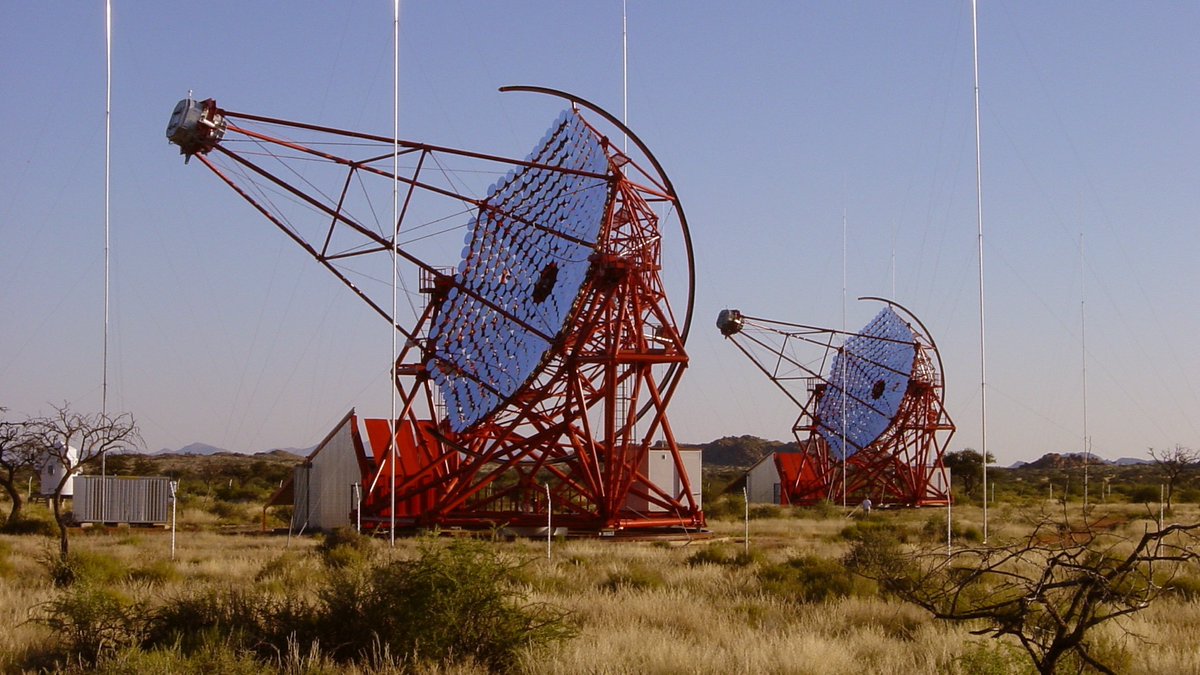 Vierter und letzter Teil der Serie aus den Kanarischen Inseln: auf La Palma wird die Technik für ein globales Teleskop auf der Suche nach kosmischer Strahlung. RZ104 Cherenkov Telescope Array raumzeit-podcast.de/2022/09/12/rz1… #metaebene #podcast