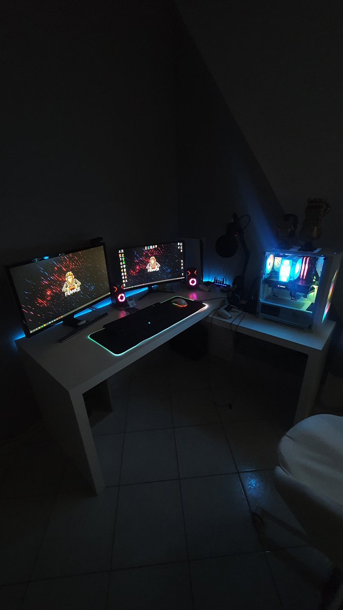 Fra_Cuoghi's tweet photo. Presto tornerà live su Twitch con delle novità. Stay tuned 💥🎮🟣 LINK IN BIO PER SEGUIRMI SULLA PIATTAFORMA VIOLA!! https://t.co/keYsKQ2ZWa