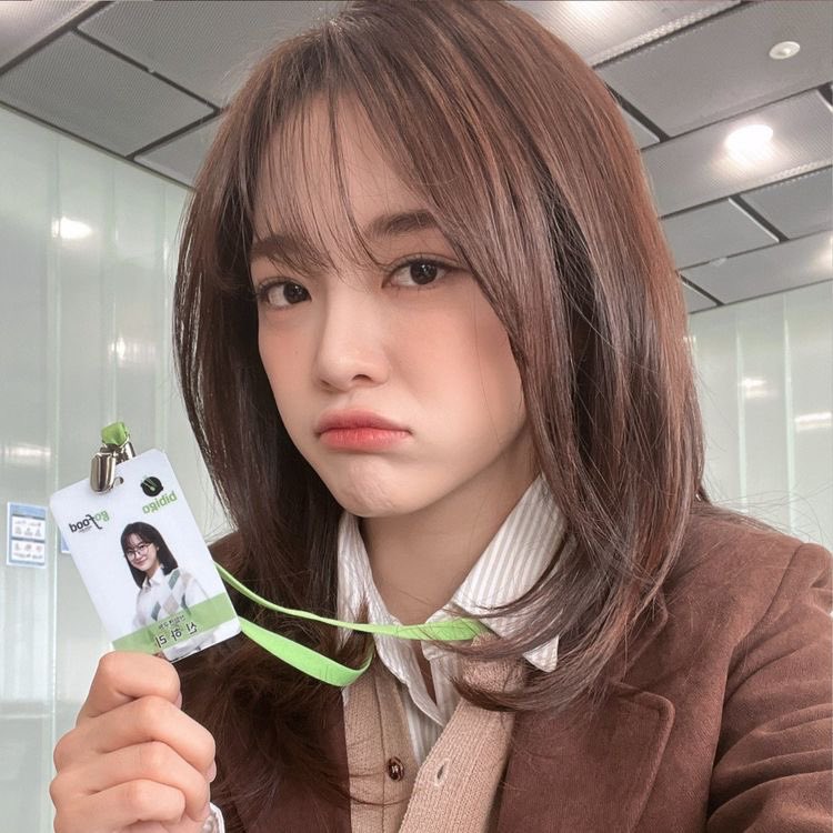 요즘 너무 바빠지고 있네요.. 앞에 쉼표 없어 질때 까진 우리 천천히 봐요!