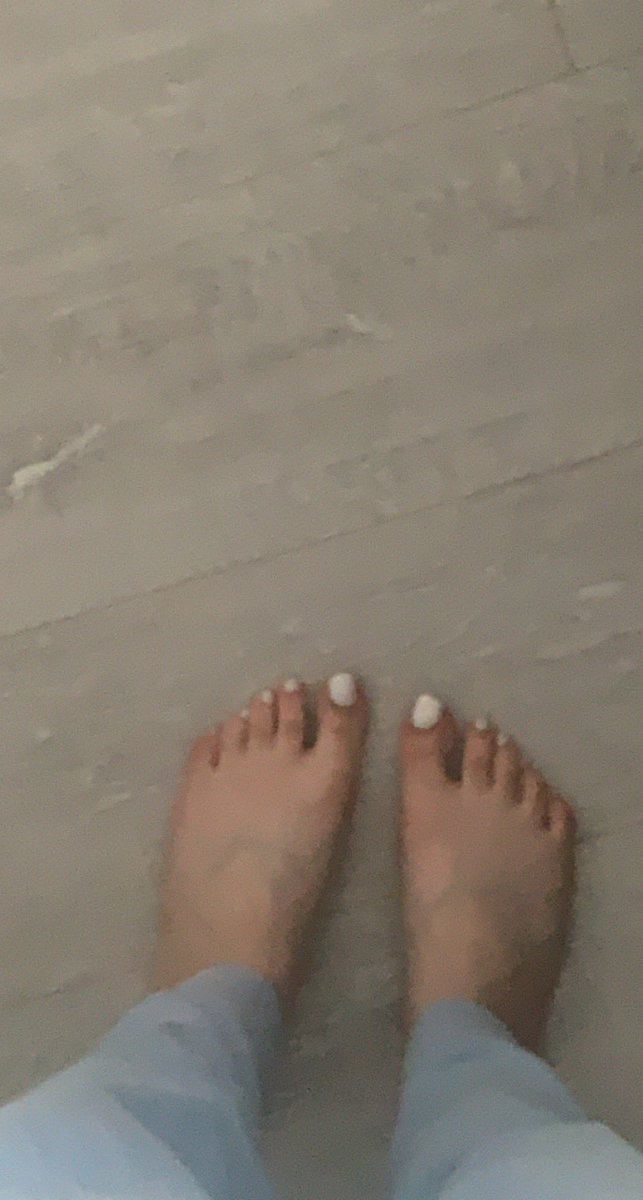 ally_x72's tweet photo. come on.. i know you want to 👀 #toes #footcontent #footseller #messageme #feetpics #soles #whitetoes #prettyfeet #grey #feet #happyfeet #prettytoes #toepics #feetfinder #footfinder #sexytoes #nsfw #toerings https://t.co/uF9OCvKW8Q