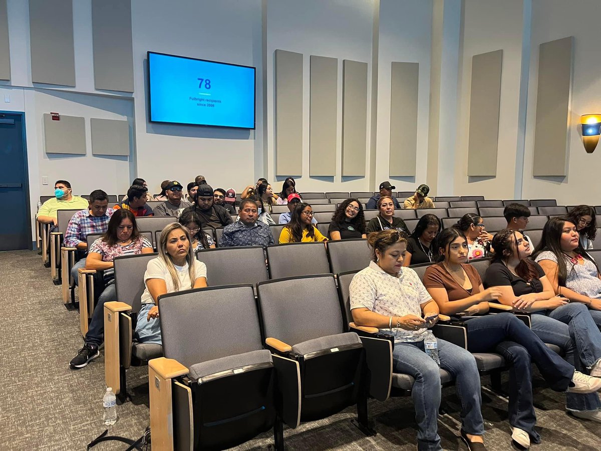 utrgvgearup's tweet photo. Our UTRGV GEAR UP college tours last week were so inspiring to our parents and students 🎓🚐 ! Way to go @PorterECHS @BrownsvilleISD 👩🏻‍🎓💙!!! @UNTsocial @UofDallas #GEARUPWorks #seniors2023 #stedwardsu #utrgv #collegebound https://t.co/5IbBcolxzu