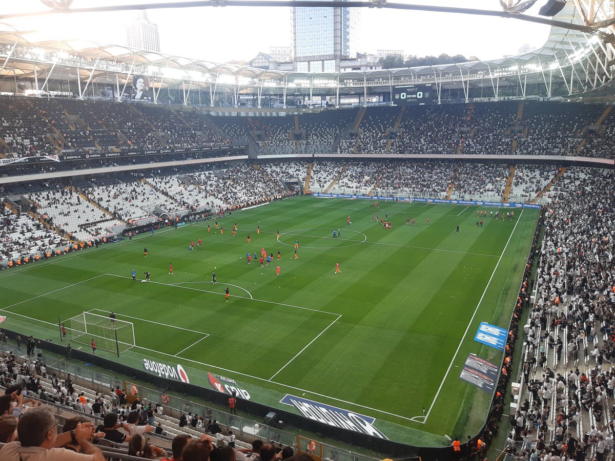 Yıllar sonra bu heyecanı ve mutluluğu yaşamama vesile olan <a href="/bjkbelgium/">Beşiktaş Belgium Derneği</a>'a teşekkür ederim, #gururlan