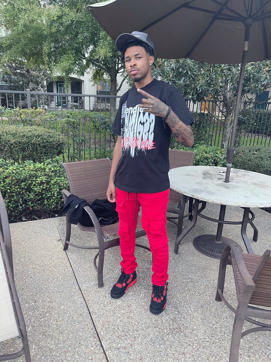 Tryna ride my wave you gon lose yourself 🌊🤝🏾 #WAVYNAVY <a href="/EWStudios_/">ENDLESS WAVES</a>