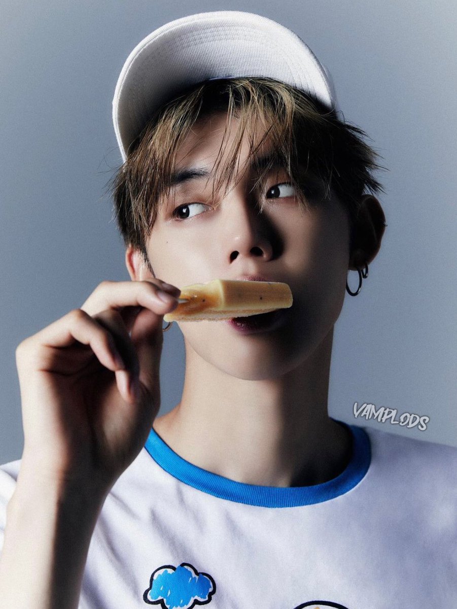 ㅤ

                        ryouzei day! 🦕
ㅤ
ㅤ