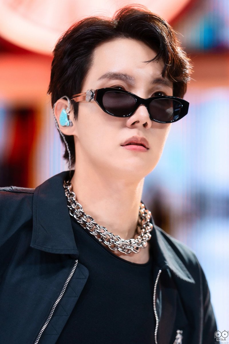 I vote #BTS     #BTSKPOP #LeftandRight #BTSARMY for #BreakTudoAwards 2022