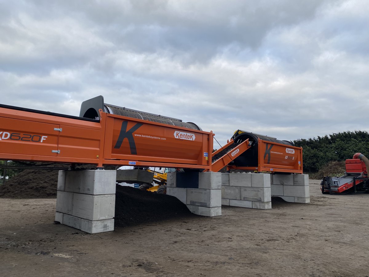 mac_machinery's tweet photo. Reliable Machino S5000 SCREENING COMPOST FOR 8 YEARS is replaced by Kentek XD620 screening system. #kentek,#trommel,#kenteksystems,#macmachinery,#rwmlrl22 ,#recycling ,#sustainable ,#composting ,#wastemanagement,#wastesolutions https://t.co/5HT6QmxjXz