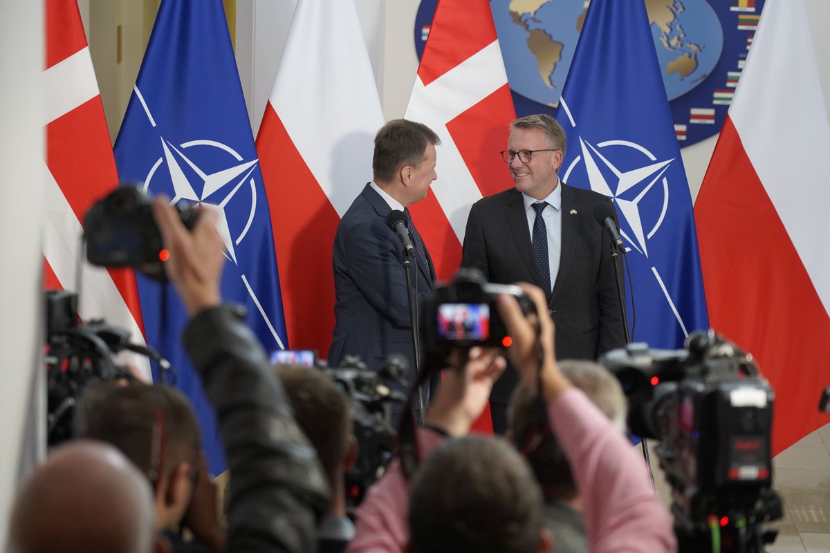 DenmarkinPoland's tweet photo. ๐ฉ๐ฐDef. Minister @mfMorten met with ๐ต๐ฑ Def. Minister @mblaszczak. The meeting confirmed the strong commitment of both countries to #supportUA๐บ๐ฆ, but also to further strengthen cooperation between our countries in the field of #defence and bilateral #militarycooperation https://t.co/b96Fc5I2xA