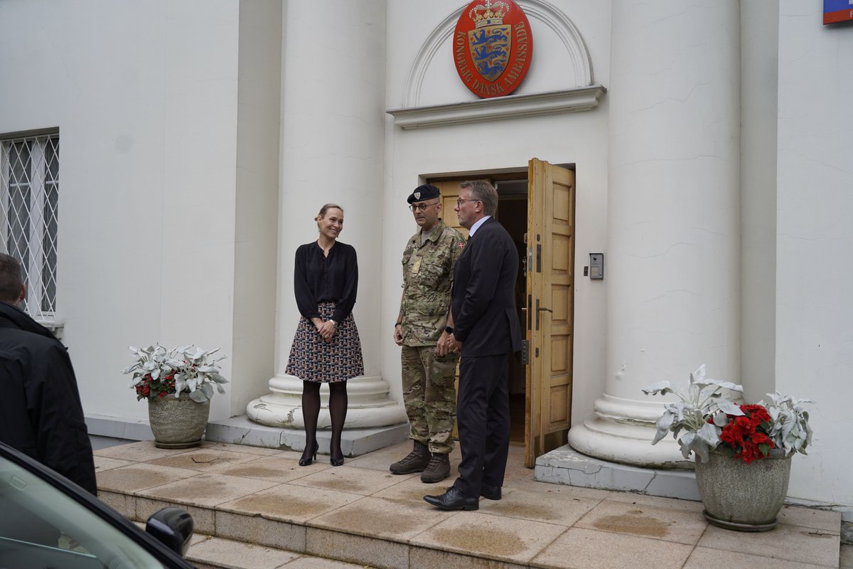 DenmarkinPoland's tweet photo. ๐ฉ๐ฐDef. Minister @mfMorten met with ๐ต๐ฑ Def. Minister @mblaszczak. The meeting confirmed the strong commitment of both countries to #supportUA๐บ๐ฆ, but also to further strengthen cooperation between our countries in the field of #defence and bilateral #militarycooperation https://t.co/b96Fc5I2xA