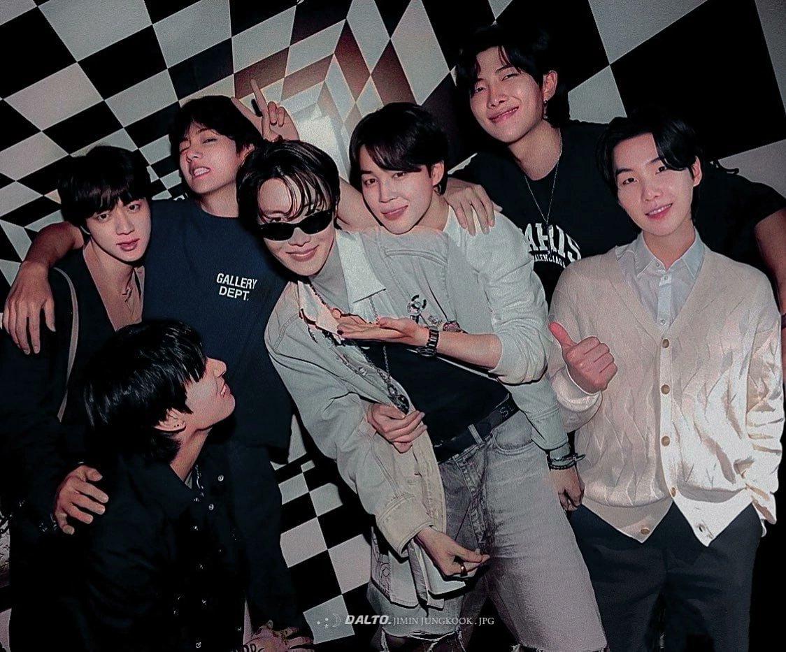 I vote #BTS     #BTSKPOP #LeftandRight #BTSARMY for #BreakTudoAwards 2022
