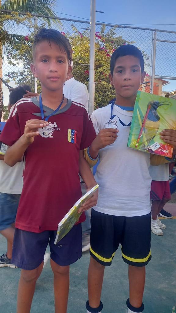 EcJuventudsucre's tweet photo. •Lo que se les dé a los niños, los niños darán a la sociedad•

Como #jóvenesciudadanos es fundamental enfocar nuestra atención en los niños, una semilla bien regada dará el fruto de la grandiosa nación qué aspiramos ser, y qué con los pasos correctos estará cada vez más cerca! https://t.co/RN1wIkgpxH