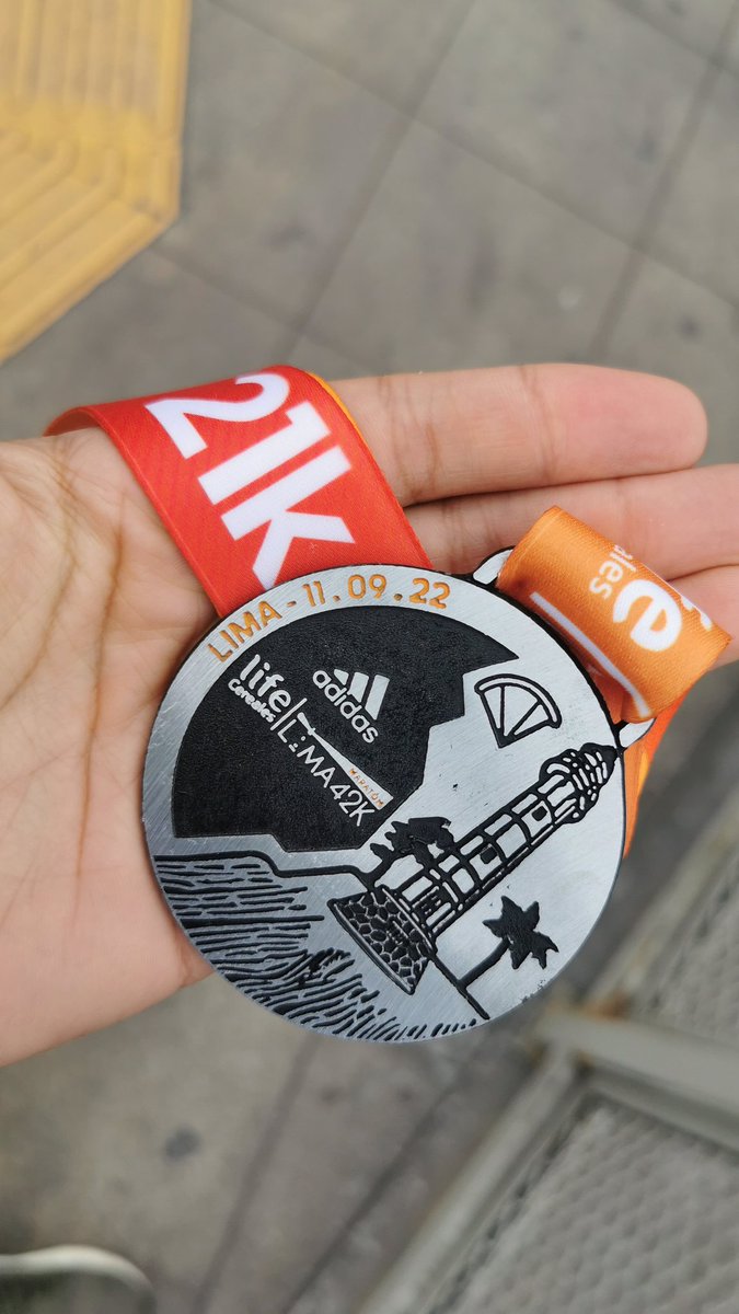 RenzoRicardo's tweet photo. La satisfacción de lograr lo que te propones 💪 #lifelima42k https://t.co/zPa5fdWH7G