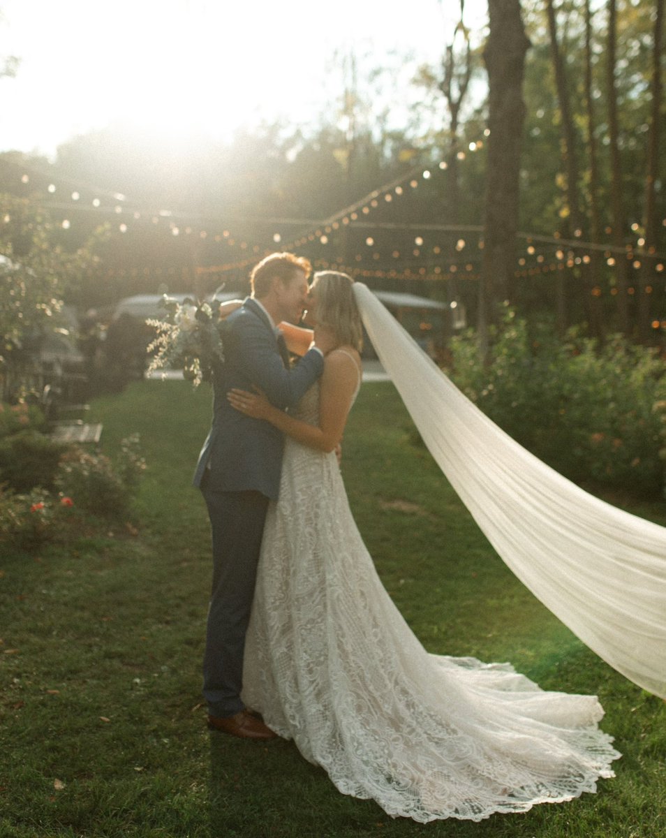 h_annahrose's tweet photo. How cool is this? Huge shoutout to @bumble for introducing me to my (now) husband (@__CAMPBELLTIME) & for the awesome post-wedding gift. We just ordered our #charcuterieboard from their wedding collection! #itstartedwithbumble ๐ฅฐ๐ https://t.co/dau7p4lhPy