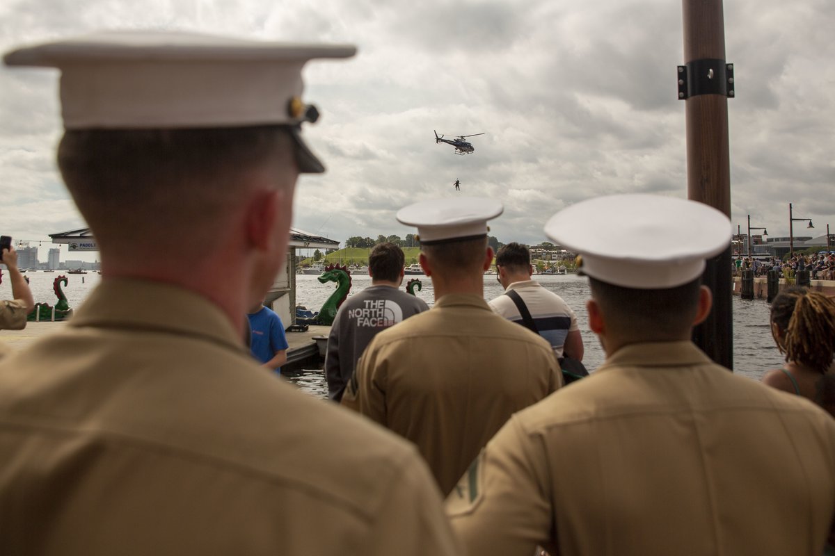 U.S. Marines tweet media