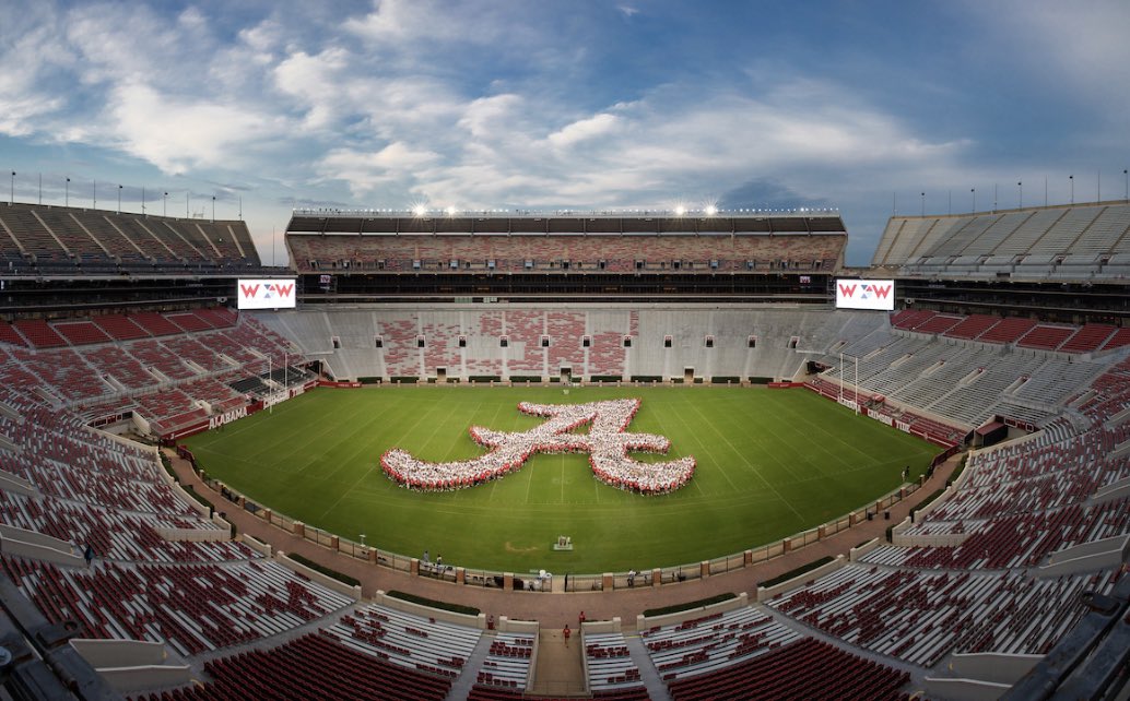Enrollment at The University of Alabama reached a record this fall. It includes some of the most academically talented students and a record number of National Merit Scholars…The 38,645 students enrolled tops the previous record of 38,563 set in 2017. 

news.ua.edu/2022/09/record…
