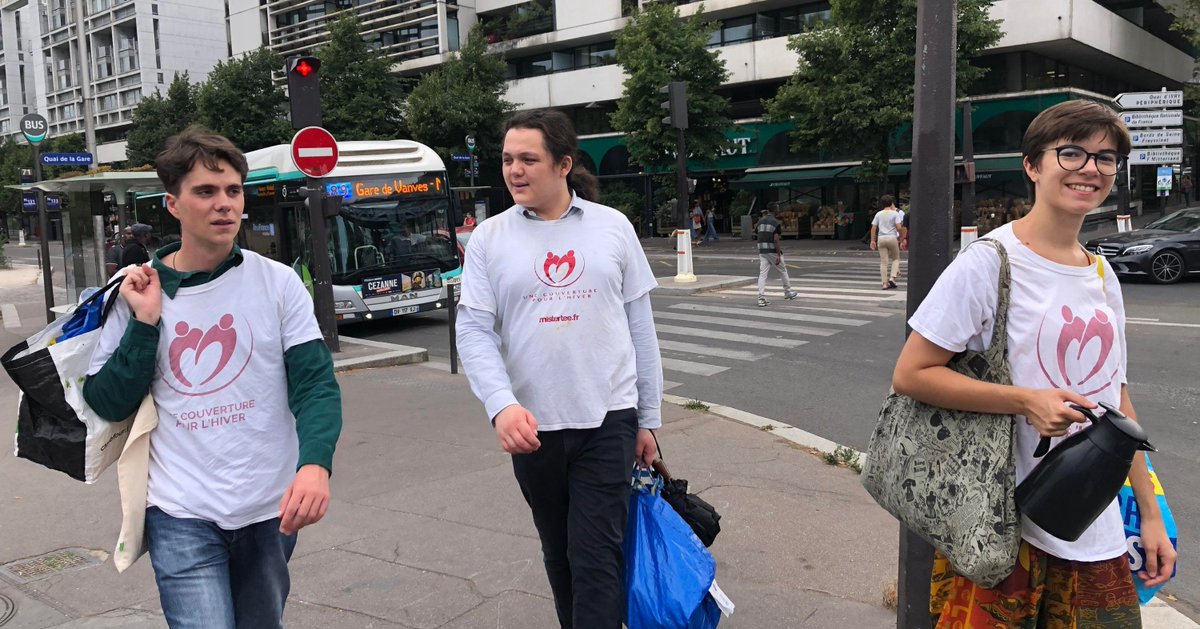 unecouverture's tweet photo. Retour en images des distributions d’eau de cet été 📸

Durant cet été particulièrement chaud, 8 distributions d’eau ont été organisées. Ces maraudes, ouvertes, ont permis à des personnes extérieures de nous rejoindre et d'effectuer leur première maraude🌱 https://t.co/EZjl0k6cgd