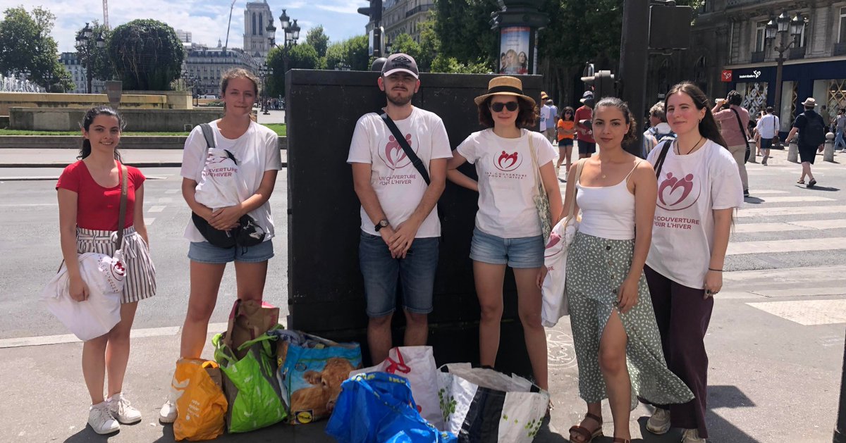 unecouverture's tweet photo. Retour en images des distributions d’eau de cet été 📸

Durant cet été particulièrement chaud, 8 distributions d’eau ont été organisées. Ces maraudes, ouvertes, ont permis à des personnes extérieures de nous rejoindre et d'effectuer leur première maraude🌱 https://t.co/EZjl0k6cgd