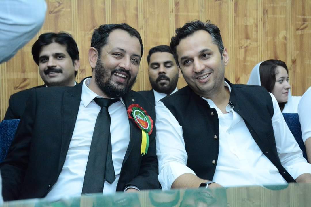 AliAshraf___'s tweet photo. گزشتہ روز گوجرنوالہ بار ایسوسی ایشن کے زیر اہتمام اجلاس میں  شرکت کی جہاں پر چیئرمین عمران خان نے بھی بار ایسوسی ایشن سے خطاب کیا۔ https://t.co/u6JKh1H8AE