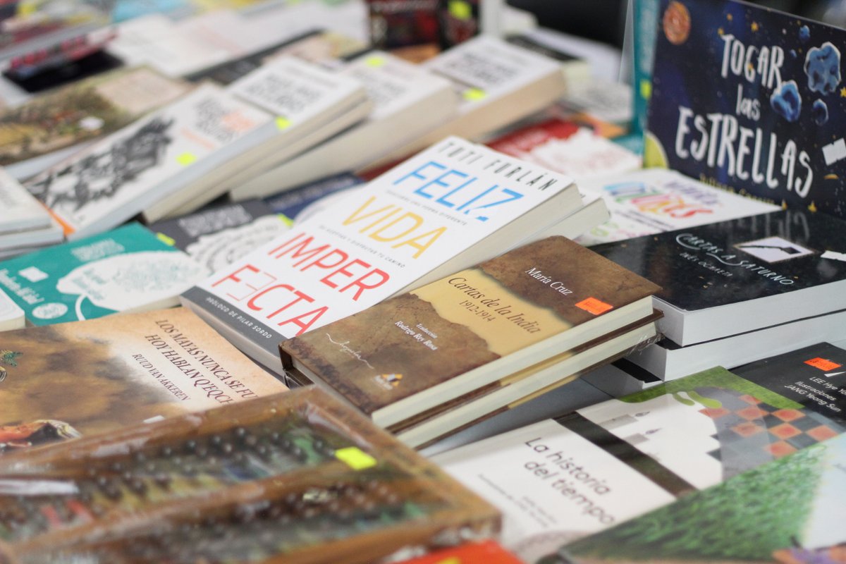 FILCoahuila's tweet photo. Visita el pabellón de #Centroamérica zona invitada a la Feria Internacional del Libro Coahuila 2022 👏📚
#FILC2022 https://t.co/D0yyDYw45j