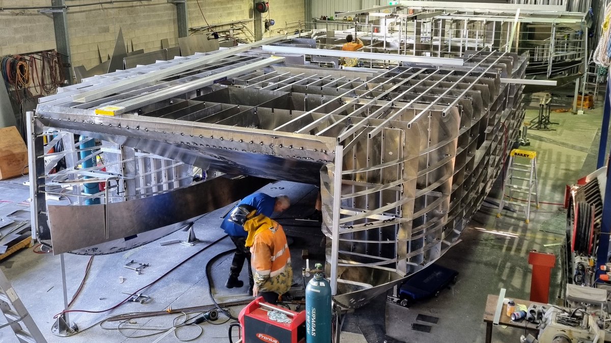 btb_marine's tweet photo. Today's progress photo of our very special twin @btb_marine 1090 cruising cats rising up from our workshop floor. Stay tuned to follow the builds!
#boatbuilders #herveybay #catamaran #makingitforqld #madeinaus #regionalmanufacturing #growingqld #boating #weregonnaneedabiggershed https://t.co/JA8uPzH9mK