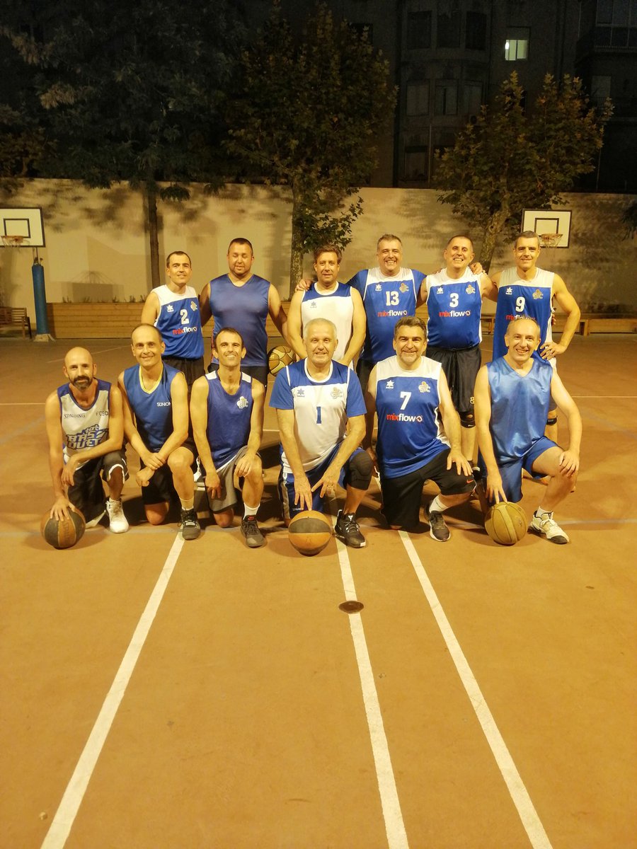 ClubBasquetCIC's tweet photo. Avui inicien una nova temporada els GRANS Veterans!!! 🏀💪💙😘
#ciquers #cbciccampió #bluedevils #cbcic27 https://t.co/J1JFFGOxNw