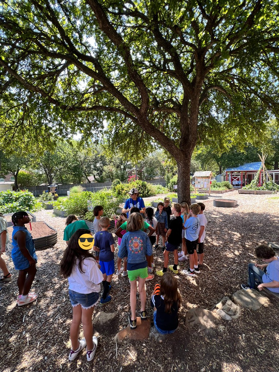 MsLeein4th's tweet photo. SO much fun at our first day back at the MHE Farm! We love getting to spend time outside learning from Farmer Kim! #LevelUpMHE #RISDBelieves https://t.co/29T19sPrDb