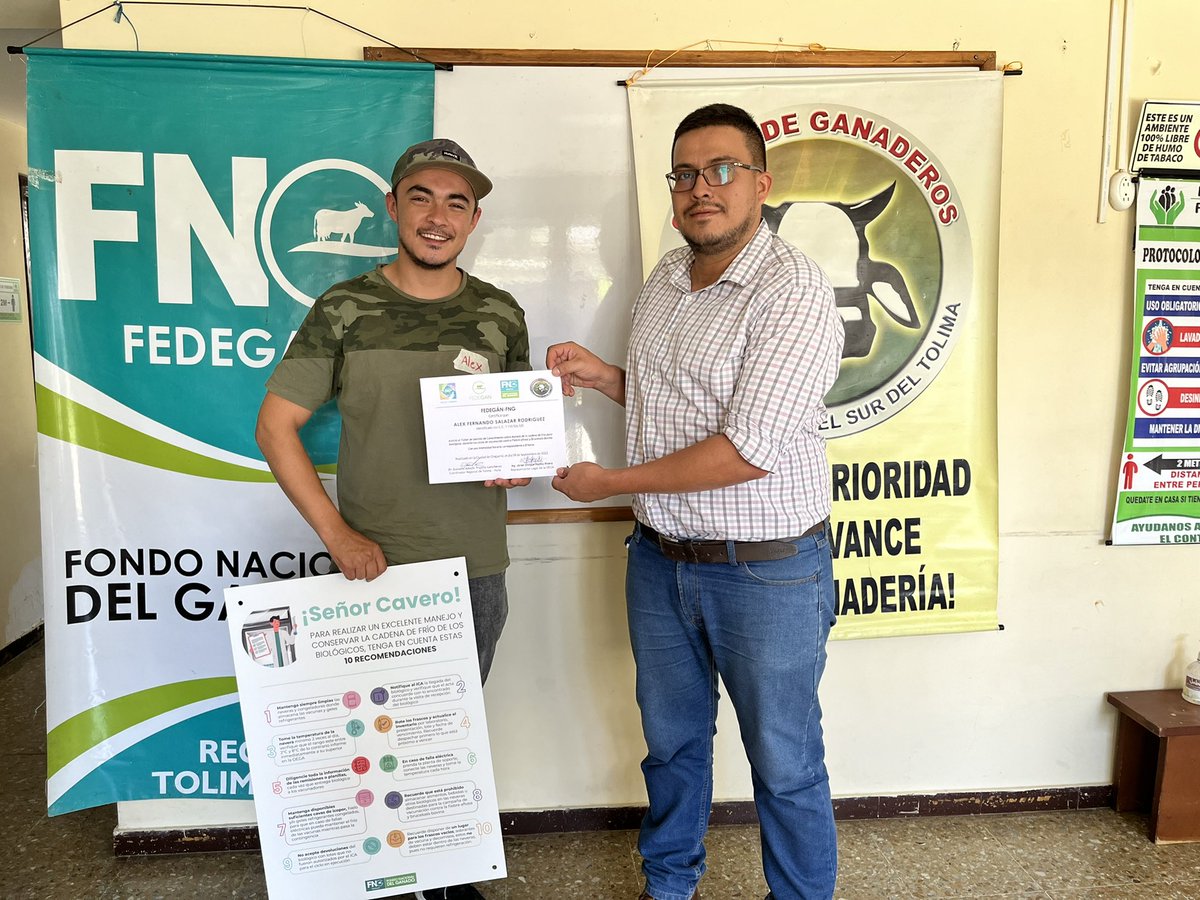 comitepuri's tweet image. Con el fin de garantizar un adecuado manejo del biológico contra la Aftosa y Brucela para los ganaderos en cada ciclo de vacunación, desarrollamos el taller de gestión de conocimiento en cadena de frío para los caveros del departamento del Tolima.
#OrgullosamenteGanaderos