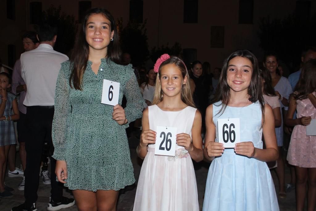fallaexposicion's tweet photo. Nuestras candidatas a Fallera Mayor Infantil, y Fallera Mayor de Valencia 2023, Eva y Marina ya conocen a sus jurados, además de dar el pistoletazo de salida a las pruebas que finalizarán en la icónica cita de la Fonteta!!! 😱😍

Eva y Marina, disfrutad cada momento!! https://t.co/eKtgkvMuww