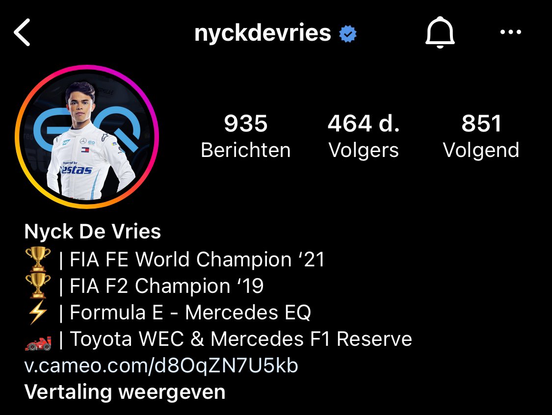 basdezeeuw's tweet photo. Insane! De kracht van @F1 op het aantal volgers van @nyckdevries in één weekend +168k (+36%) groei aan extra volgers! 
• Za - 296d volgers
• Ma - 464d volgers
#socialmedia #Formula1 #GPMonza https://t.co/D04QJmY4DB