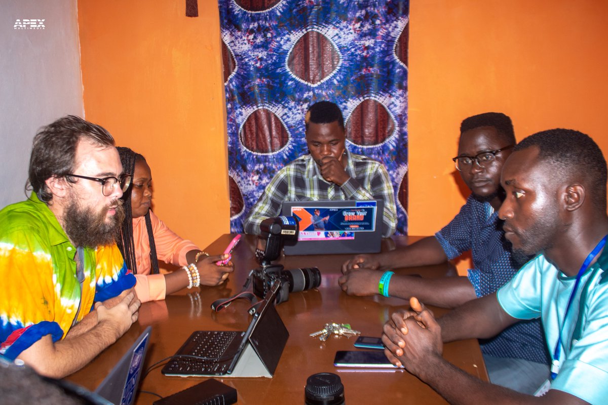 AmbAlusine's tweet photo. The Operations Manager of  Eclectic Music Pa Sorie IB kamara has ended dialogue with our team on a possible Partnership and collaboration.
our team is optimistic about the partnership and continued support of the Eclectic Music team.
Apex Multimedia #ecelticmusic #slm #Makeni https://t.co/ZcAfVHaOvx
