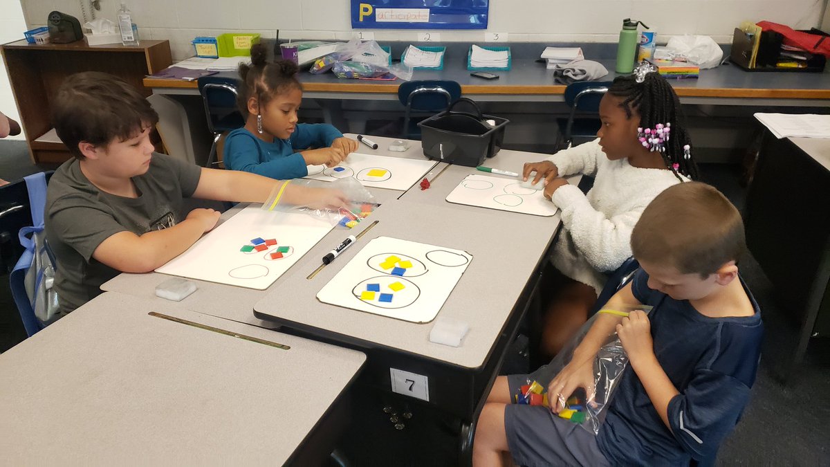 ECUcrystalECU's tweet photo. I enjoyed working with Eudy's 3rd grade mathematicians today @RoyalElementary. @FCSchoolsNC @FCSHawthorne @rhondaschuhler https://t.co/aXUNyBy1WT