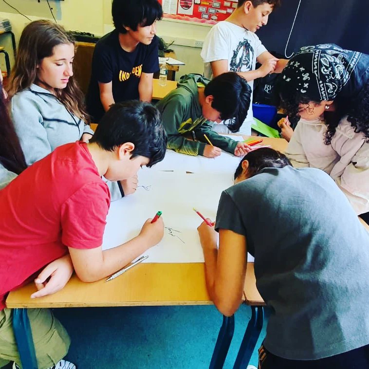 SchoolRustam's tweet photo. Y6 using art and collective storytelling to learn language. Putting our creative teaching training @NRCSE_Creative practice @parisa_nasiri20 🎨🖼️🖌️📝 #backtoschool #persianclasses #persianschool #farsischool #farsiclasses #learnpersian https://t.co/JphTq2nxGo