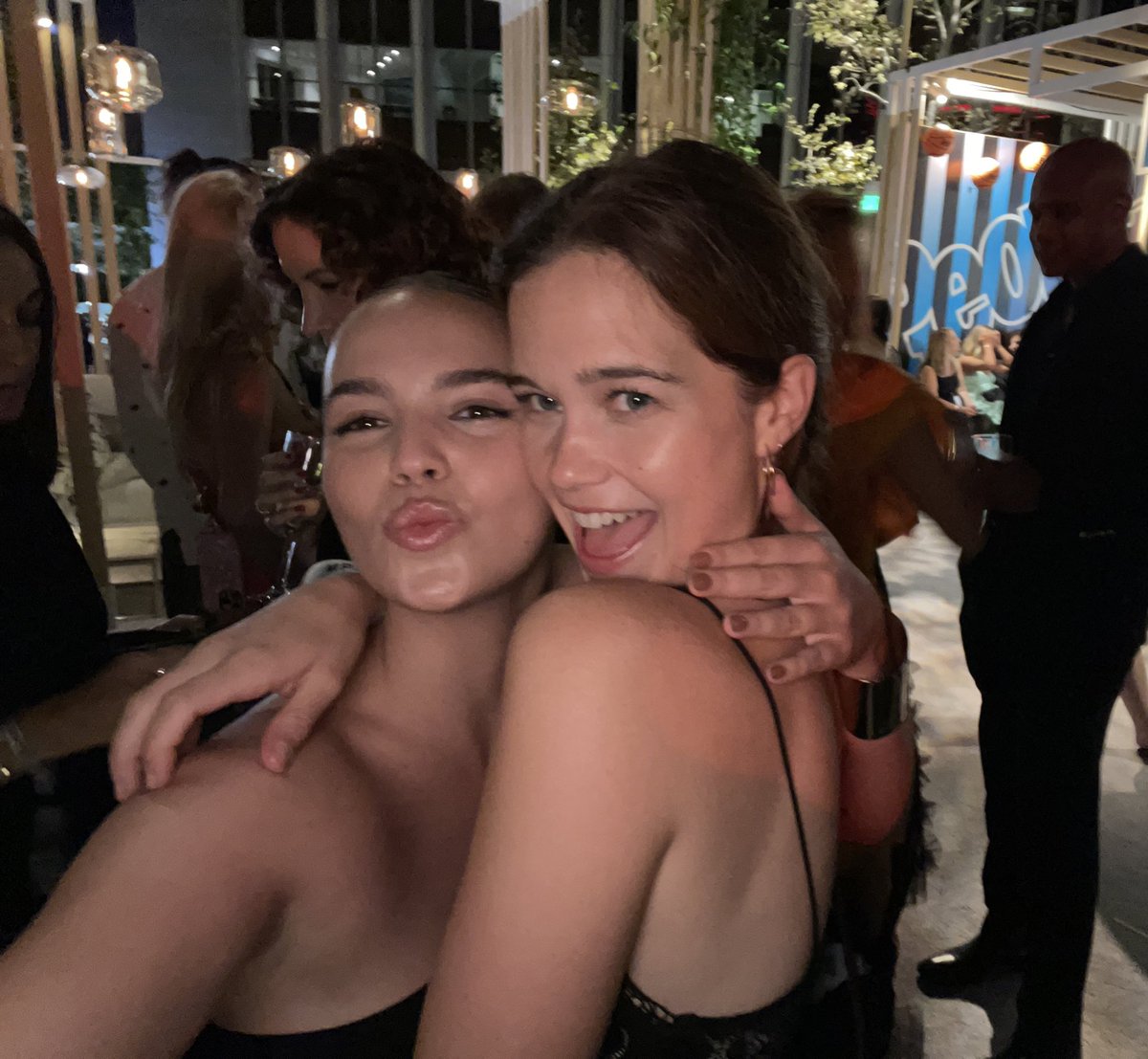 Bailee Madison tweet media
