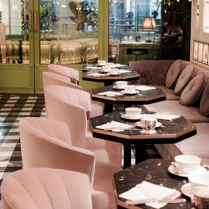 • 𝗡𝗢𝗥𝗗𝗘𝗟𝗟𝗘 𝗡𝗘𝗪𝗦
𝘚𝘦𝘱𝘵𝘦𝘮𝘣𝘦𝘳, 𝟤𝟢𝟤𝟤

New Cafe in the area!
A nova cafeteria da vila de Appley foi inaugurada hoje, 12, às 16:00. O evento contou com a presença dos moradores e da Rainha Angeline, a mesma cumprimentou seus súditos que aproveitavam o menu.