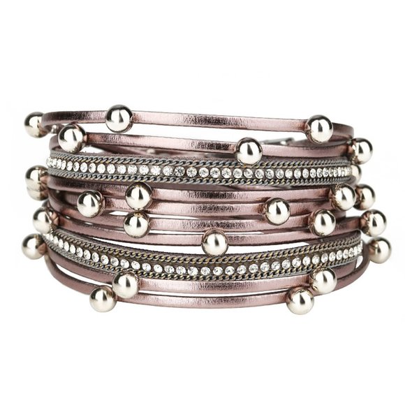 KimThekimmiller's tweet photo. So good I had to share! Check out all the items I'm loving on @Poshmarkapp #poshmark #fashion #style #shopmycloset: https://t.co/zvRa4IUjDi https://t.co/Vq7xgJOw0L
