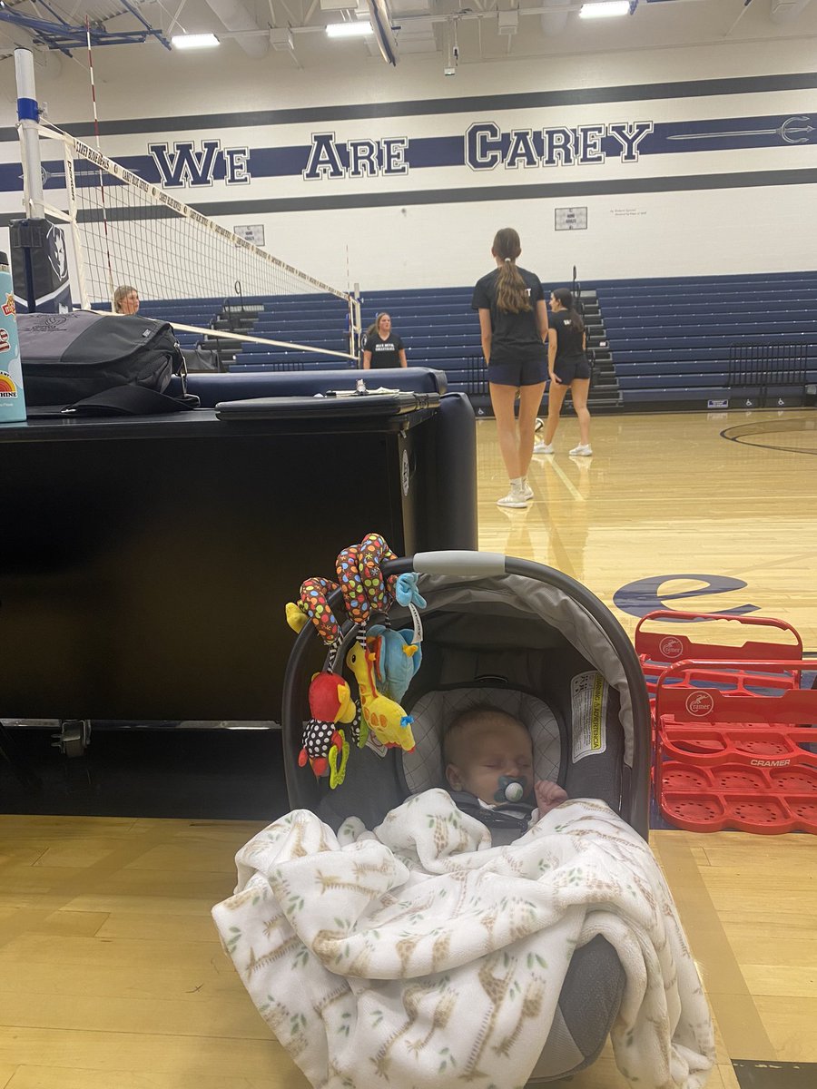 Coach_Bell_5's tweet photo. Future gym rat hanging with the ladies. #FutureBlueDevil https://t.co/1HgM2W8MMg