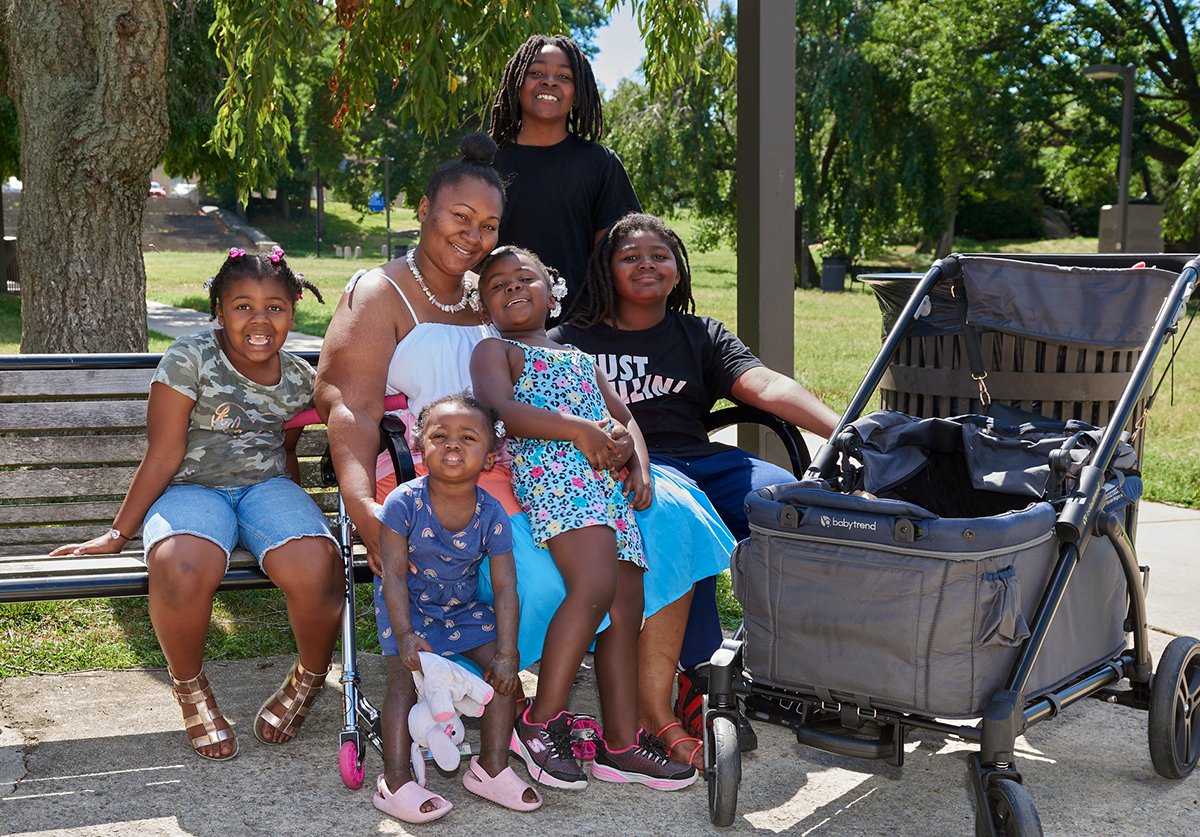 .<a href="/PennHealthX/">Penn HealthX</a> students have partnered with startup companies like <a href="/_therenee/">The Renée</a> in an effort to address #socialdeterminants of health. They're using the problem-solving strategies of the tech world to tackle #blackmaternalhealth, #foodinsecurity and more. ➡️ spr.ly/6010MP4Xy