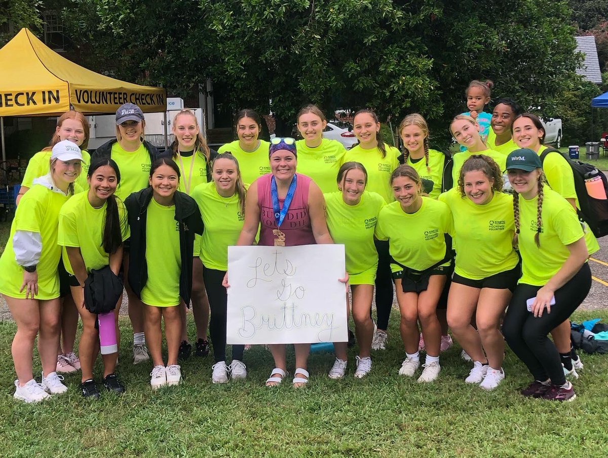 WMTribeWGYM's tweet photo. Bright and early the next morning, we got to support the tri-athletes, one of them being Coach Brittney, at the Patriot Sprint Triathlon! 🏊‍♀️🚴‍♀️🏃‍♀️

#GoTribe #outinthecommunity https://t.co/14fDCDIpbq