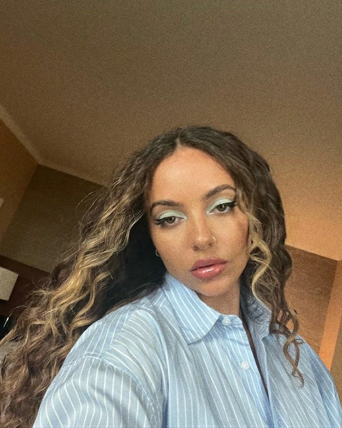 hourly_lmx's tweet photo. about to collapse...LITTLE MIX https://t.co/SfDITahxRo
