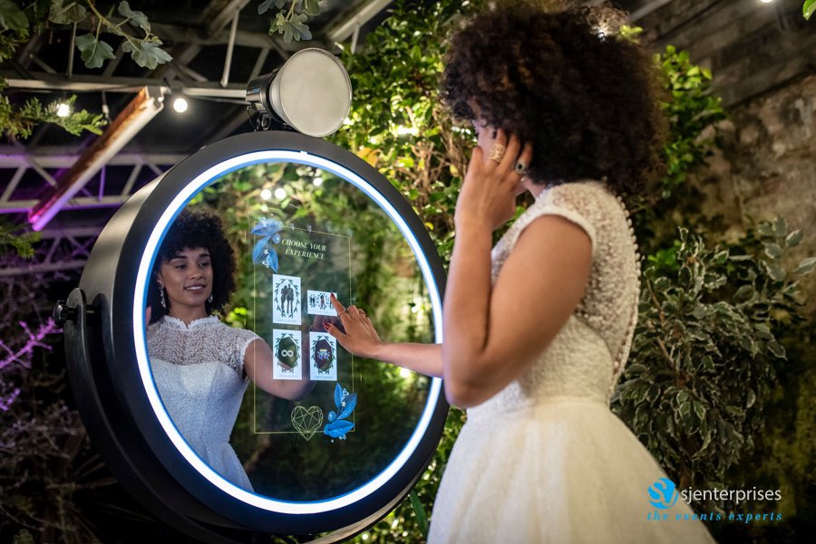 SJEnterprises1's tweet photo. Hire our beauty mirror for your next event #events #beautymirror #photobooth https://t.co/4eRBdTpcpG