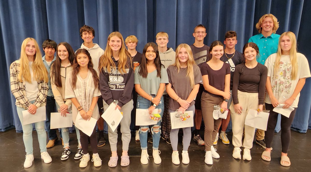 VicTheVike's tweet photo. Congrats to the 2022 PRHS Homecoming Court!  #Tradition #LetsSail https://t.co/dSOZoIG173