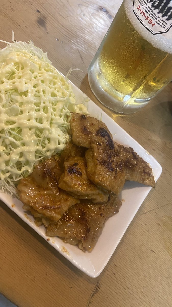 arisaan12's tweet photo. #千葉市
#もつ焼き
#居酒屋
#八角
千葉市ってあまりもつ焼き屋さんが無いんですよね
スタートダッシュかI巡目終わりが狙い目

大きめの串焼きはシロ、レバ
上白モツの味噌漬け
骨の甘辛煮
はオススメ

赤と黄色に夏場は炭酸
わたしは3杯も作れない💦 https://t.co/6oMInJkDfn
