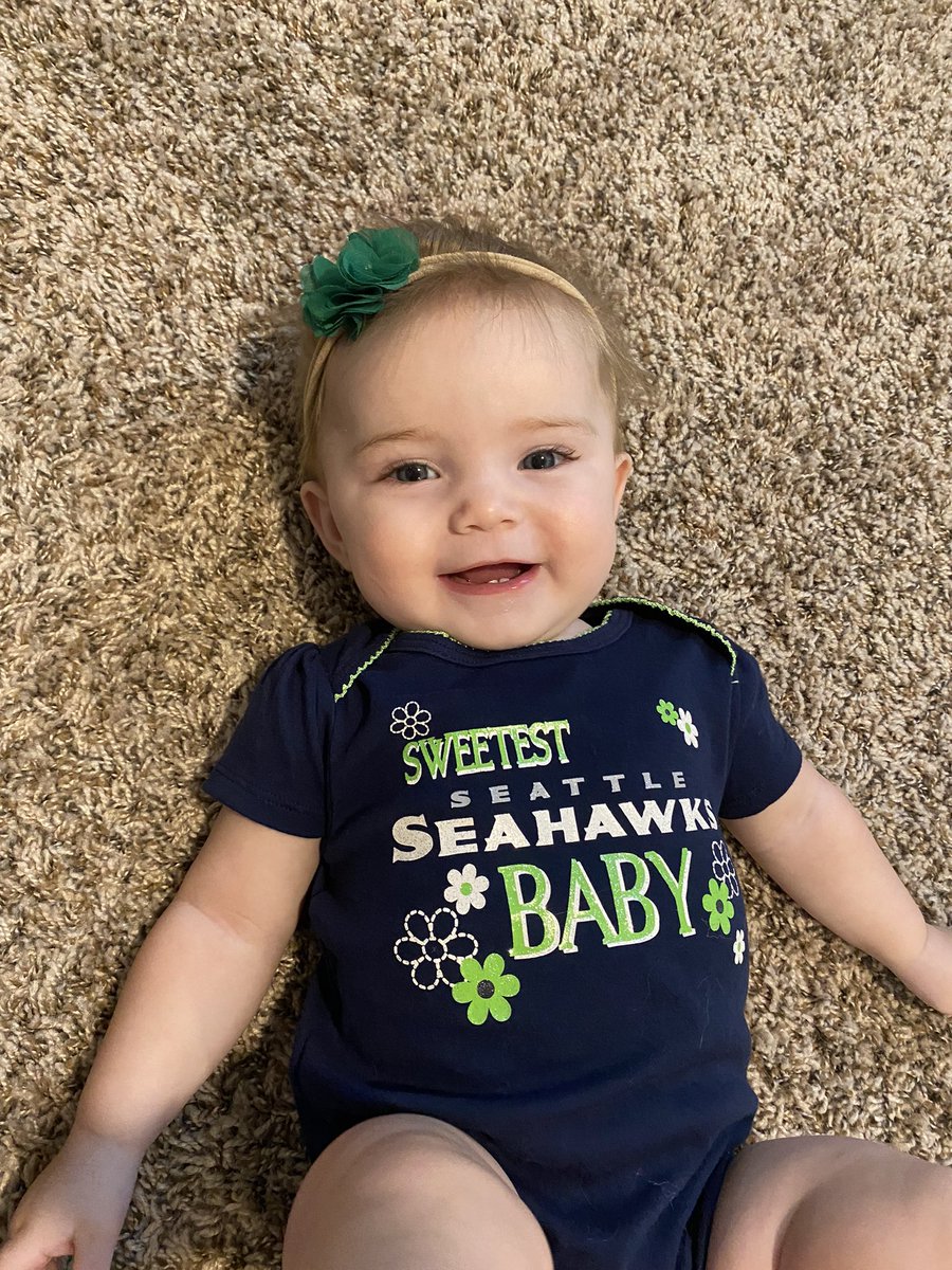O_Kay88's tweet photo. Whose ready for the new season!?  Lets go Hawks🏈💙💚 First official game day!! @Seahawks #seababe #Seahawks https://t.co/bBDjOYPMOC