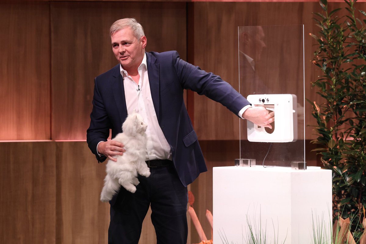 DWoehrl's tweet photo. Ich wünsche #kittyflap, mit der innovativen Katzenklappe, trotzdem viel Erfolg! 🍀 @VOXde #dhdl https://t.co/s4dk3DW6zc
