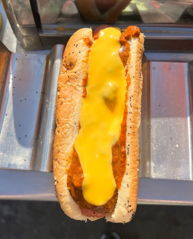 MoreThanDawgs's tweet photo. Exactly what today's weather calls for!!! 🌬️🌧️

Open from 3 to 8pm. 

Order pickup online for a free dog!

#MNF #ChiliCheeseDog #ChiliSeason #sweaterweather #hoodieseason #Streetfood 

https://t.co/1Pta0mqPp2 https://t.co/rahJXSOW7U