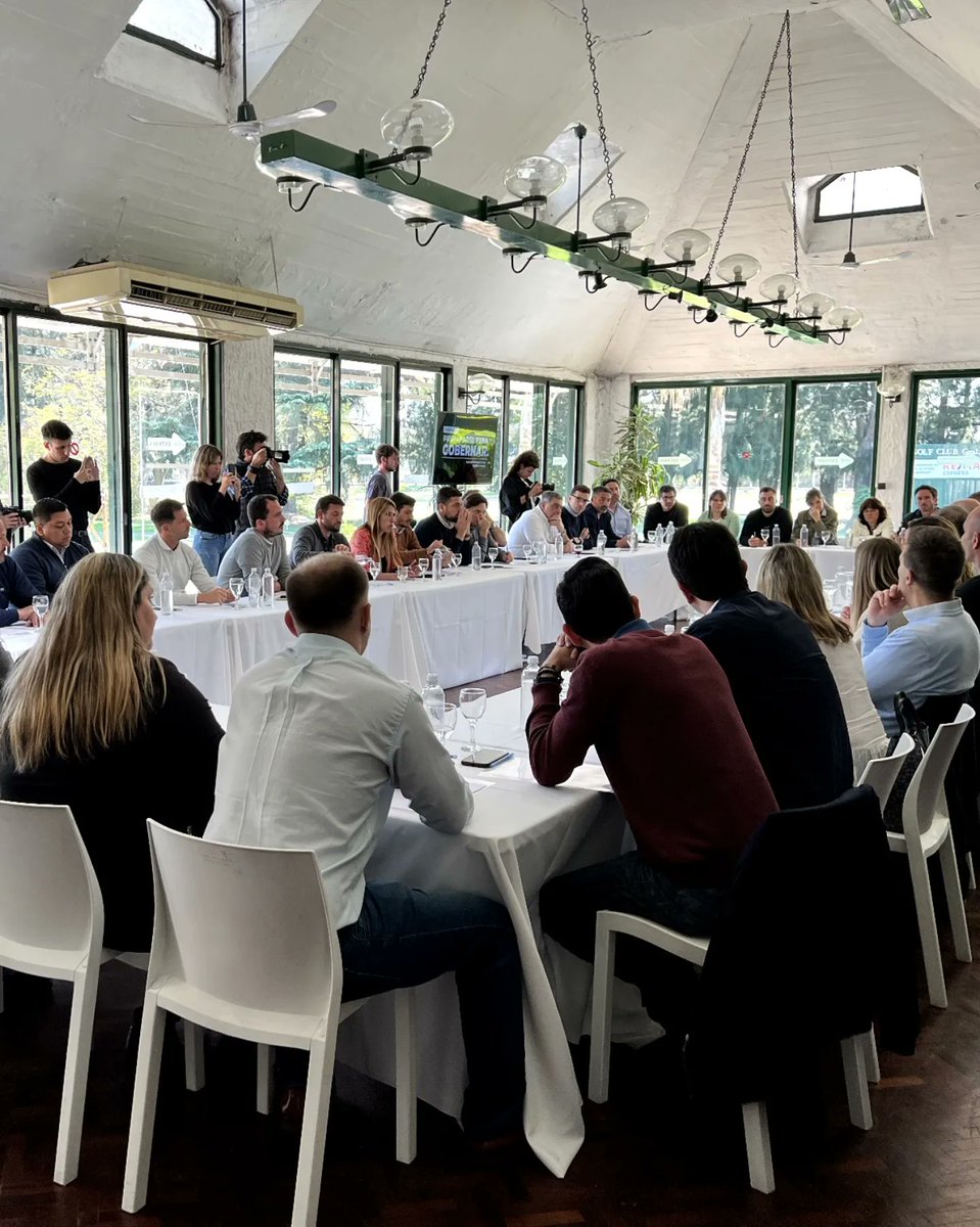 DelfinoLucasOk's tweet photo. Fue un gran día junto a @horaciorlarreta, @diegosantilli, @dievalen y futuros intendentes de la Provincia. Tenemos un proyecto de país en el que el territorio bonaerense cumple un rol fundamental, y estamos convencidos de que con el apoyo de la gente podemos construirlo. https://t.co/bE6BdDMMOr